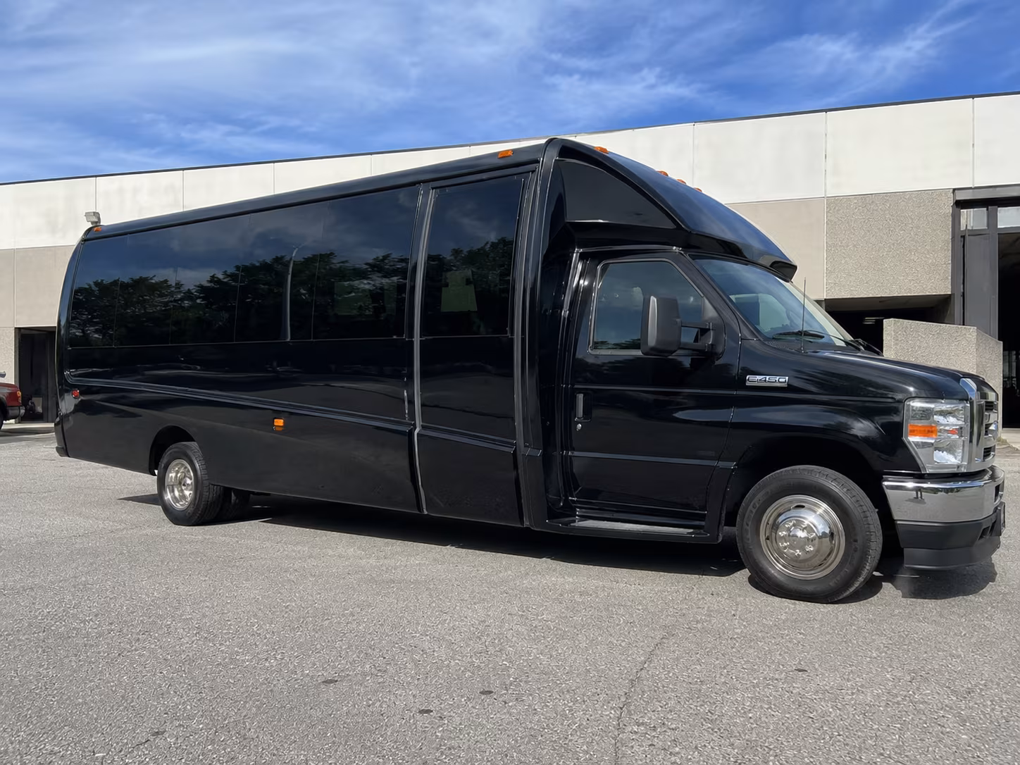 airport transfers between far west fargo and moorhead
