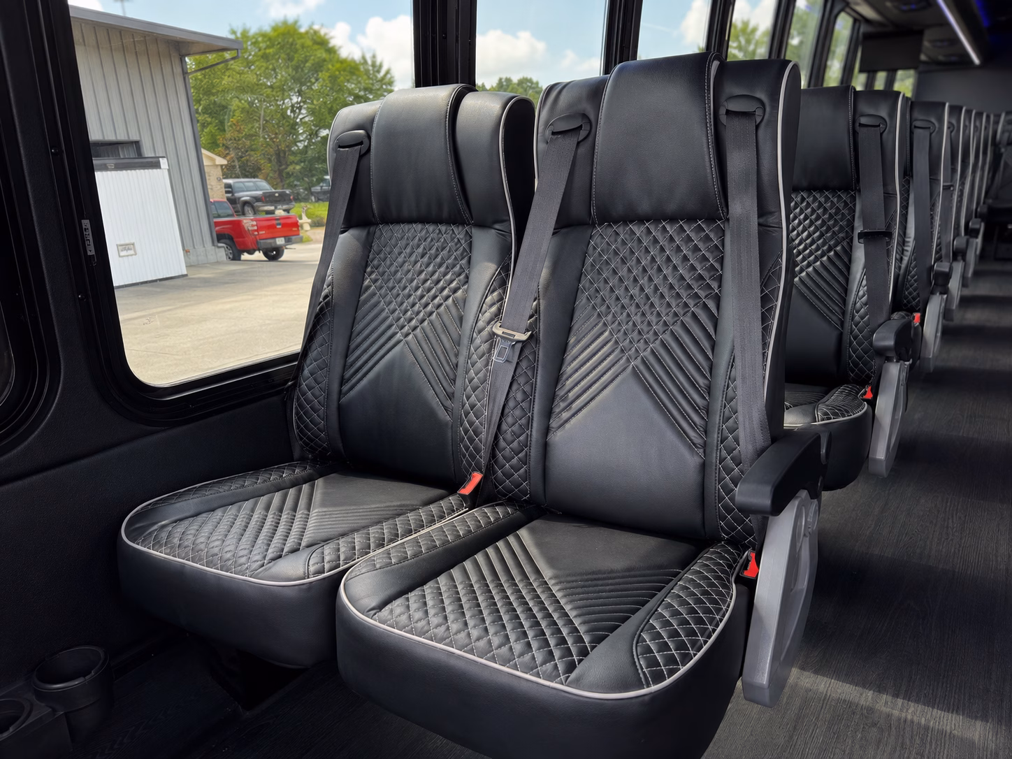 shuttle services for airline crews and airport staff in fargo